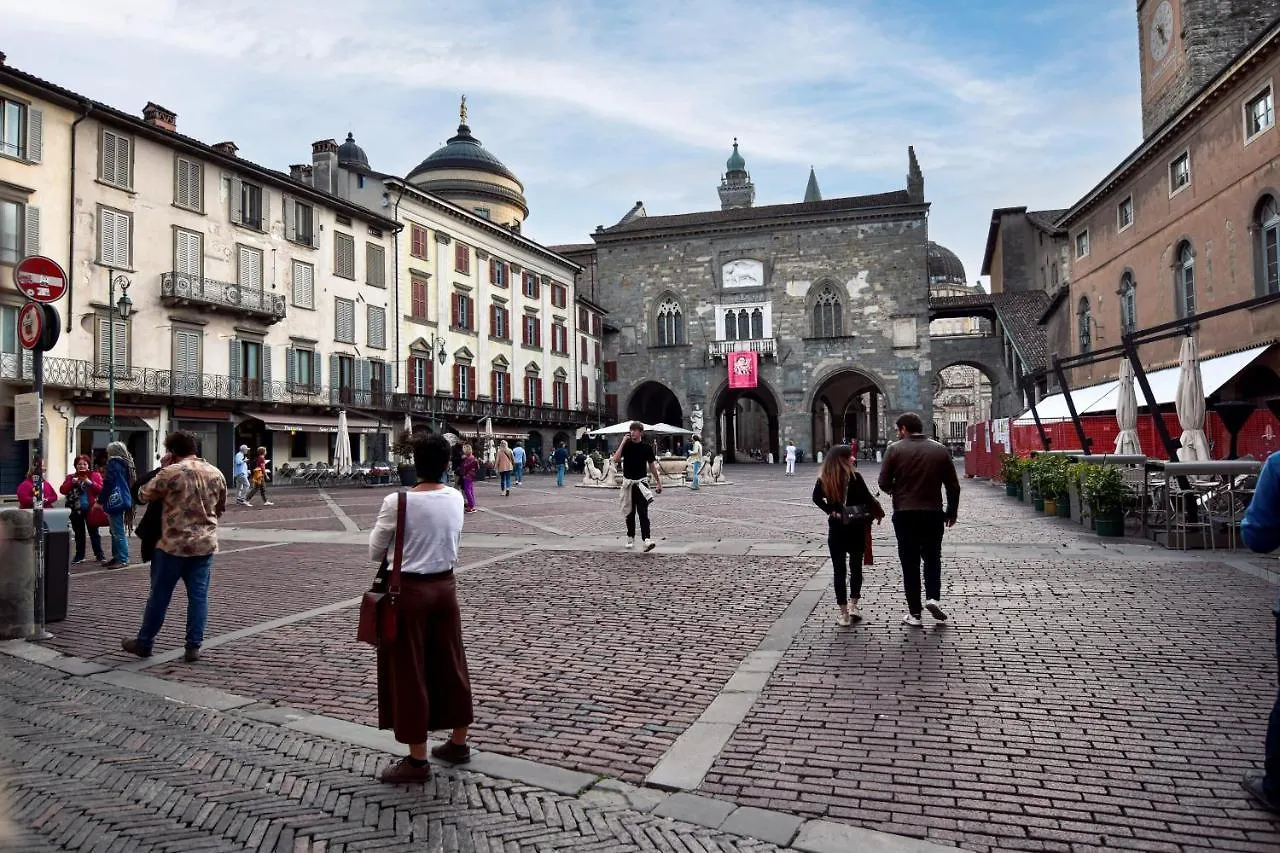 Appartamento PURA VIDA Città Alta Bergamo 0*,  Italia